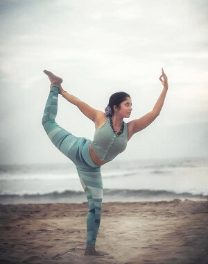 Profesorado de yoga de 100 horas en la Indi